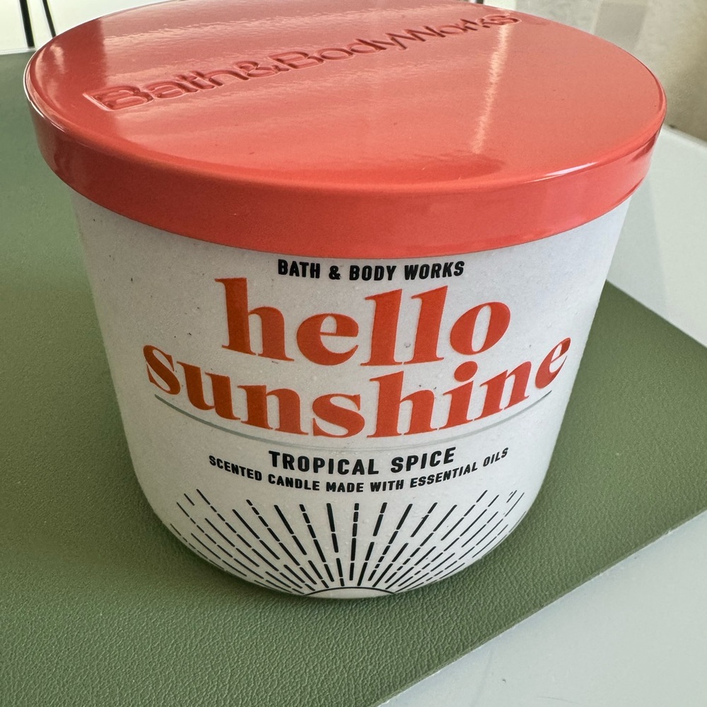 Bath and Body Works Hello Sunshine 3 wick candle (never burned)